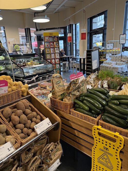 veggies  at denn's Biomarkt  in Halle