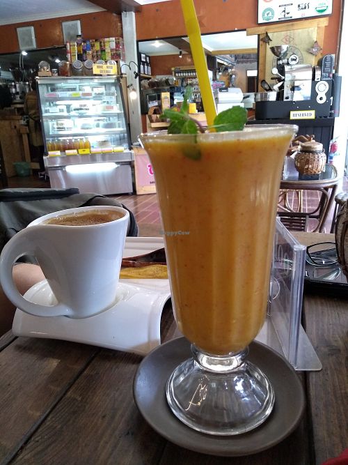Coffee and smoothie to start at Coffee Stains in Pai