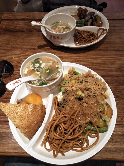 Fried rice, noodles, soup. at Sù Mǎn Xiāng 素满香 - Daxing in Shanghai