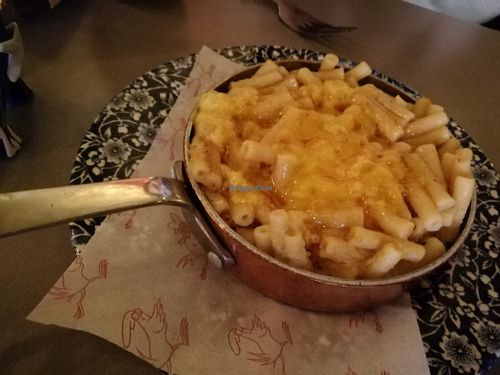 Vegan mac n cheese at Absurd Bird in Glasgow