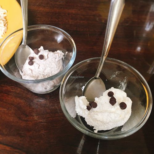 Helado de coco y de chocolate local, incl. w Saturday menu at Delicius Sano y Vegano in Callao