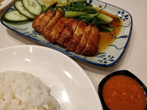 Chicken rice at D'Life Signature 蔬品軒 - Novena in Central Singapore