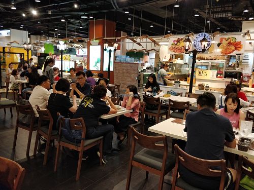 Restaurant interior at D'Life Signature 蔬品軒 - Novena in Central Singapore