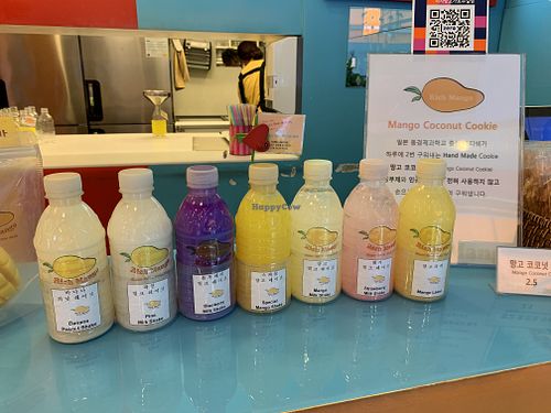 Juices, only one is vegan at Rich Mango in Seoul