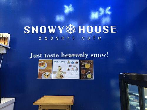 Front sign at Snowy House Dessert Cafe in Denarau