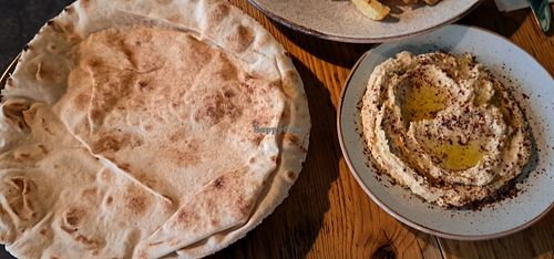 Houmous and flatbread at Stereo in Glasgow