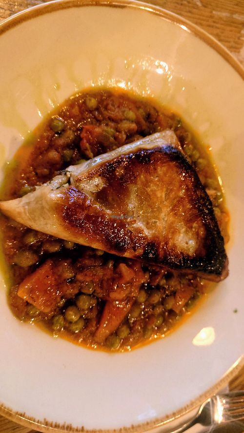 Main with samosa and peas & carrots in tomato sauce at Stereo in Glasgow