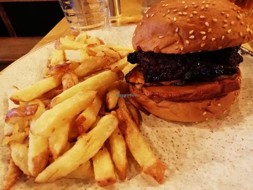 Tempeh burger and chips at Stereo in Glasgow