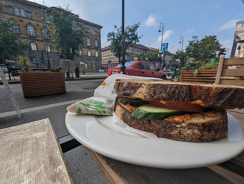Körözött at Flow Specialty Coffee Bar & Bistro in Budapest