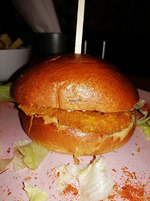 Chickn burger with vegan mayo at Kcal Kitchen in Glasgow