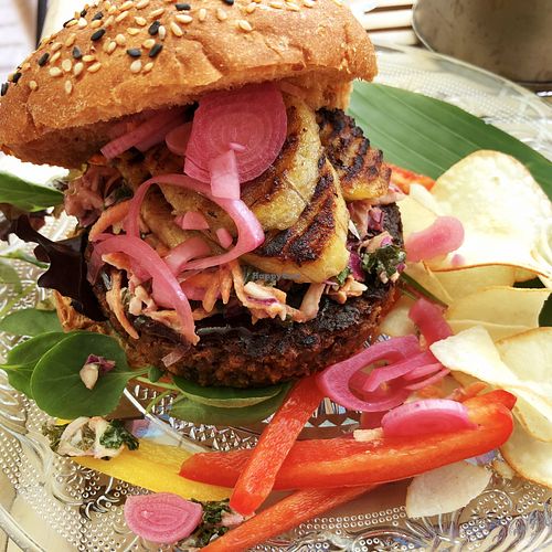 Caribbean burger at Neighbours Kitchen in Almere