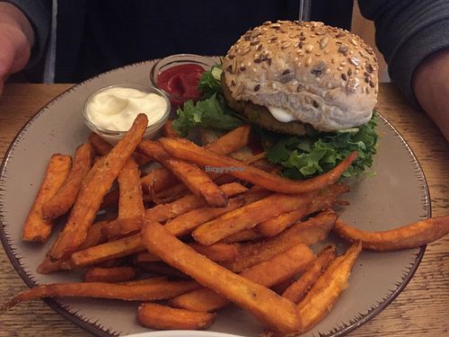 Indian burger with sweet potato fries at LoveBurger in Berlin