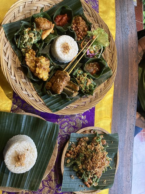 Nasi campun and bean in coconut    at Sun Sun Warung in Ubud