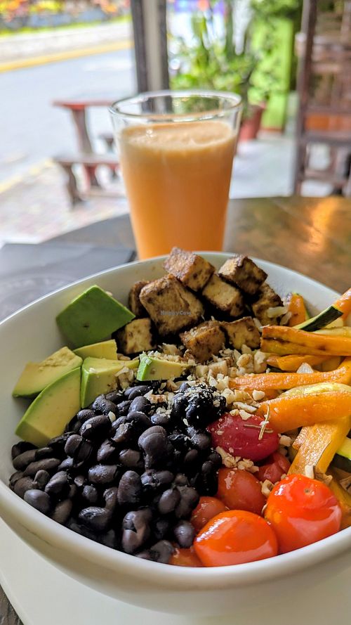  at Tuna Bistrot in Tena