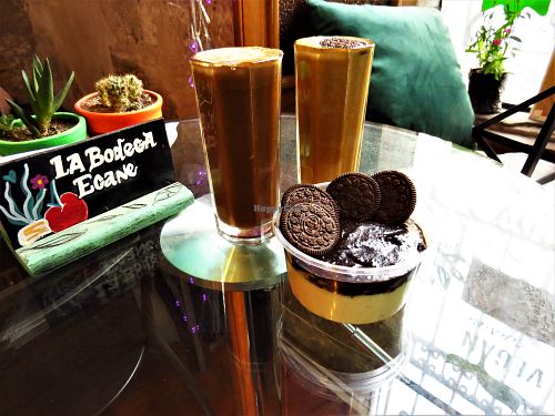 Coffee and cheesecake  at Herbívoro in Arequipa