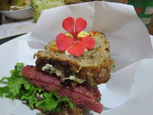 Sandwich de salchicha at Herbívoro in Arequipa