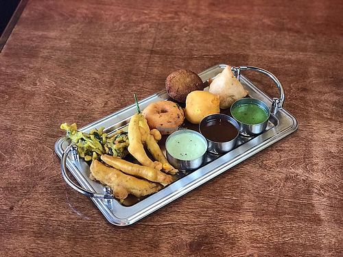 mixed starter at Udipi Cafe in Duluth