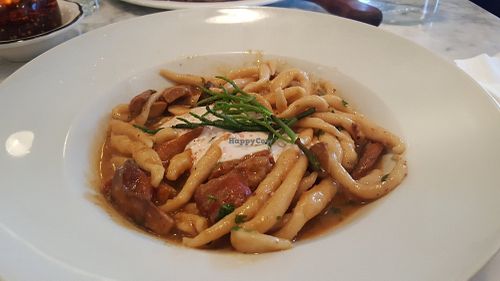 Cecamariti (bisque aux champignons homard) at Radis in Montreal