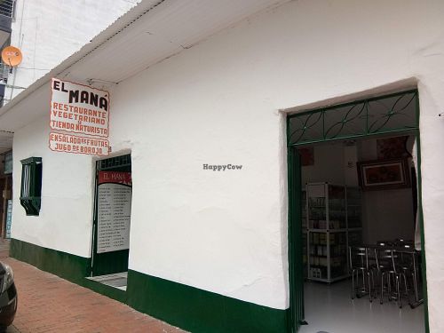 Entrance at El Mana Restaurante Vegetariano in Villeta