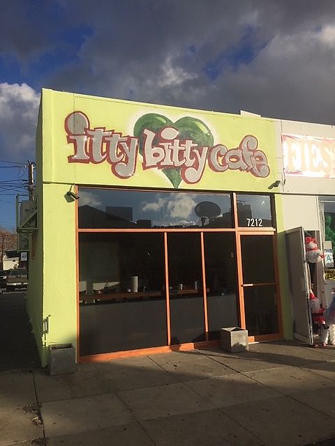 Cool little place at itty bitty cafe in Canoga Park