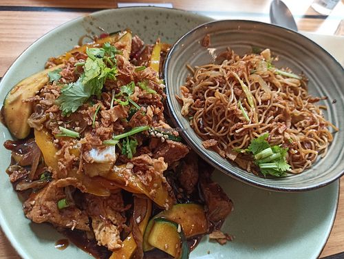 Wok au tofu at Hai Ba in Rouen