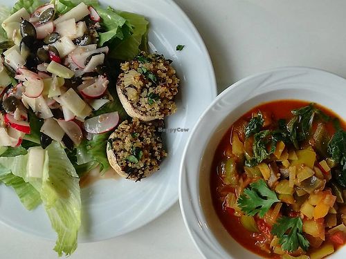 Quinoa stuffed mushrooms, pepper and fennel ratatouille, mixed vegetables at Le Poisson Sans Bicyclette in Brussels