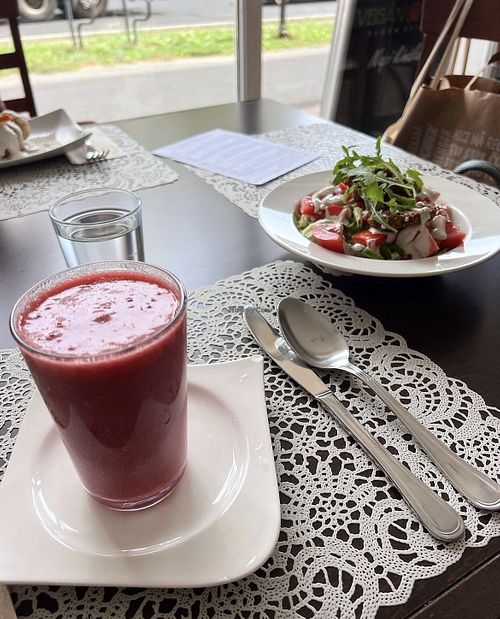 Redd berry smoothie and the salad   at Vegàn Bàzis ètterem in Zalaegerszeg