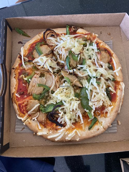 spicy pesto chick’n (on gf base)  at La Porchetta in Berwick