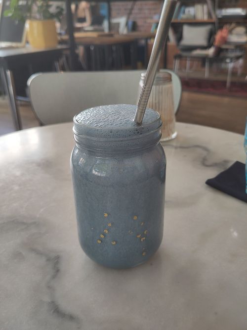 Blue ocean smoothie at L'Alchimiste in Brussels