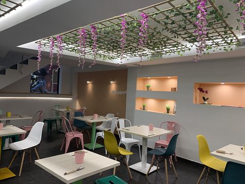 Main eating area at La JunGla in Valencia