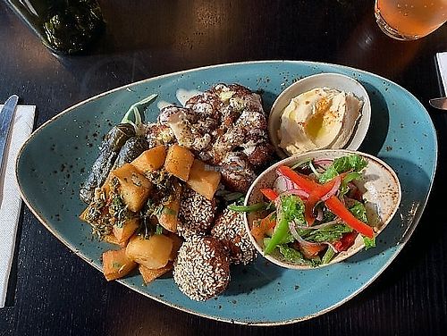 Veg platter made vegan at Mama Rumaan in Docklands