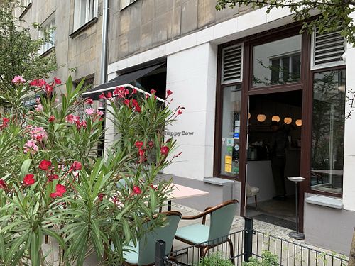 Outdoor seating at MOD Donuts in Warsaw
