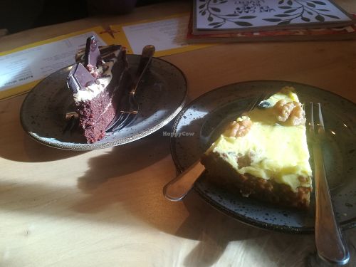 Mokka cake and carrot cake at Lui Huiskamercafé in Groningen