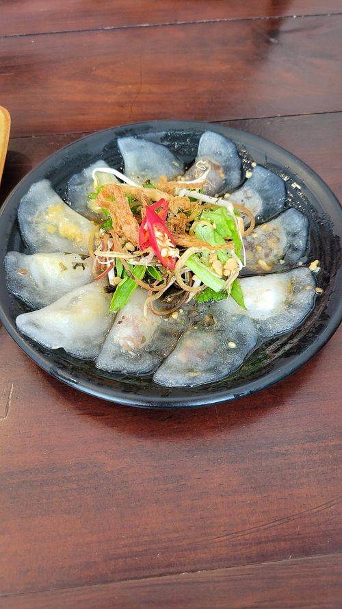Boiled dumplings at Chay Corner in Da Nang
