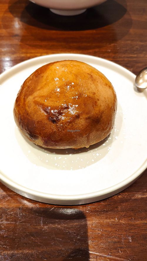 Donut myrtilles at Gurou Street Food in La Rochelle