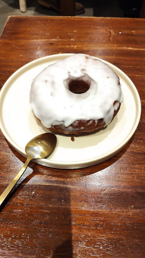Donut glacé at Gurou Street Food in La Rochelle