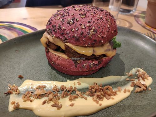 Gurou Burger Fever at Gurou Street Food in La Rochelle