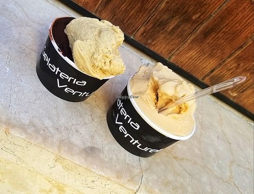 Left: Chocolate & Pistachio / Right: Hazelnut & Pistachio at Gelateria Venturelli in Desenzano Del Garda