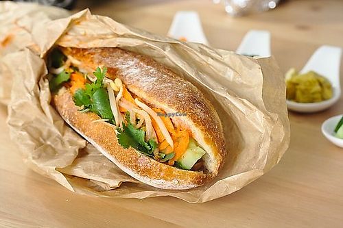 Banh Mi vegan, tofu, cacahuètes etc. at You & Mì in Grenoble