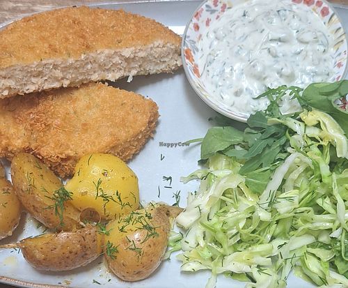 Fishless cutlet and potatoes at no bones in Krakow