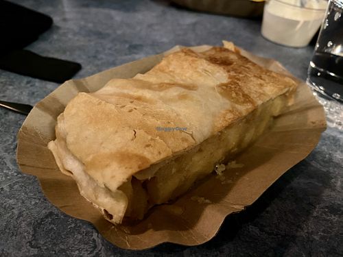 apple strudel at Swing Kitchen - Schwedenplatz in Vienna