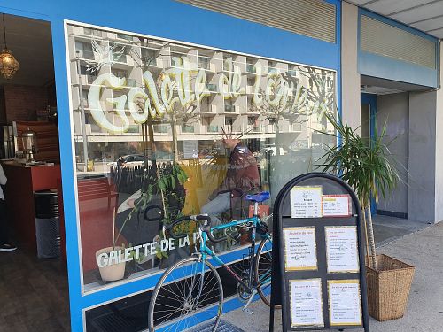 Store front at Galettes de l'Orient in Geneva