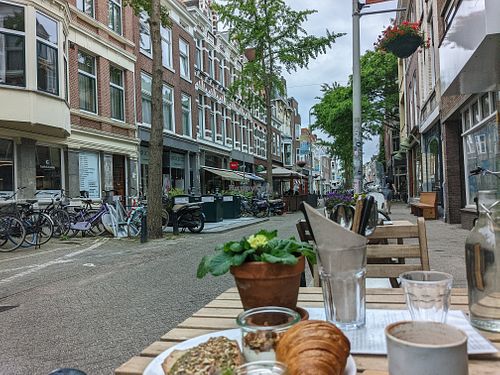 Outdoor seating at Plenty in The Hague