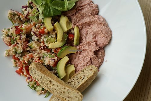 Wegańska sałatka z humusem  at Cukru Cafe in Jelenia Gora
