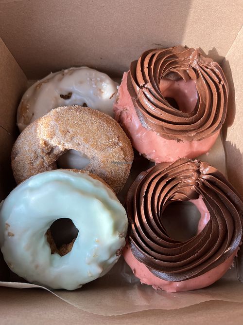 Image of Lovebirds Donuts