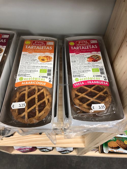 Vegan tarts at Oval Froita e Verdura in Santiago De Compostela