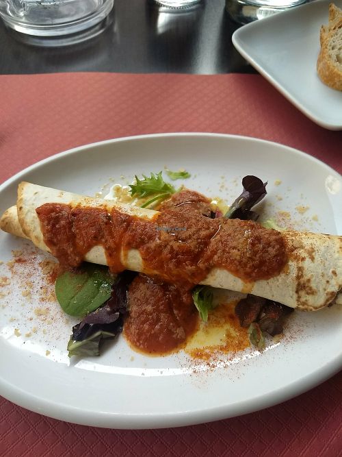 Taquita with marinara sauce at B12 in Girona