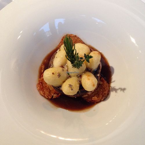 tempeh 'steaks' with gnocchi at La Mano Verde in Berlin