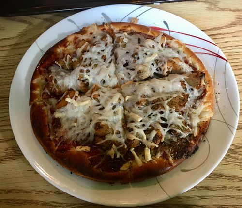BBQ ‘Chicken’ pizza at Eden Vegan Cafe in Scranton
