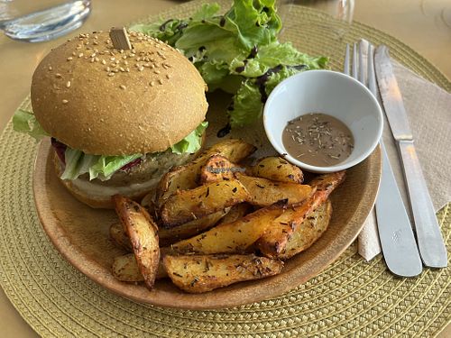 One of the burgers  at Cailloce Gourmet in Auray